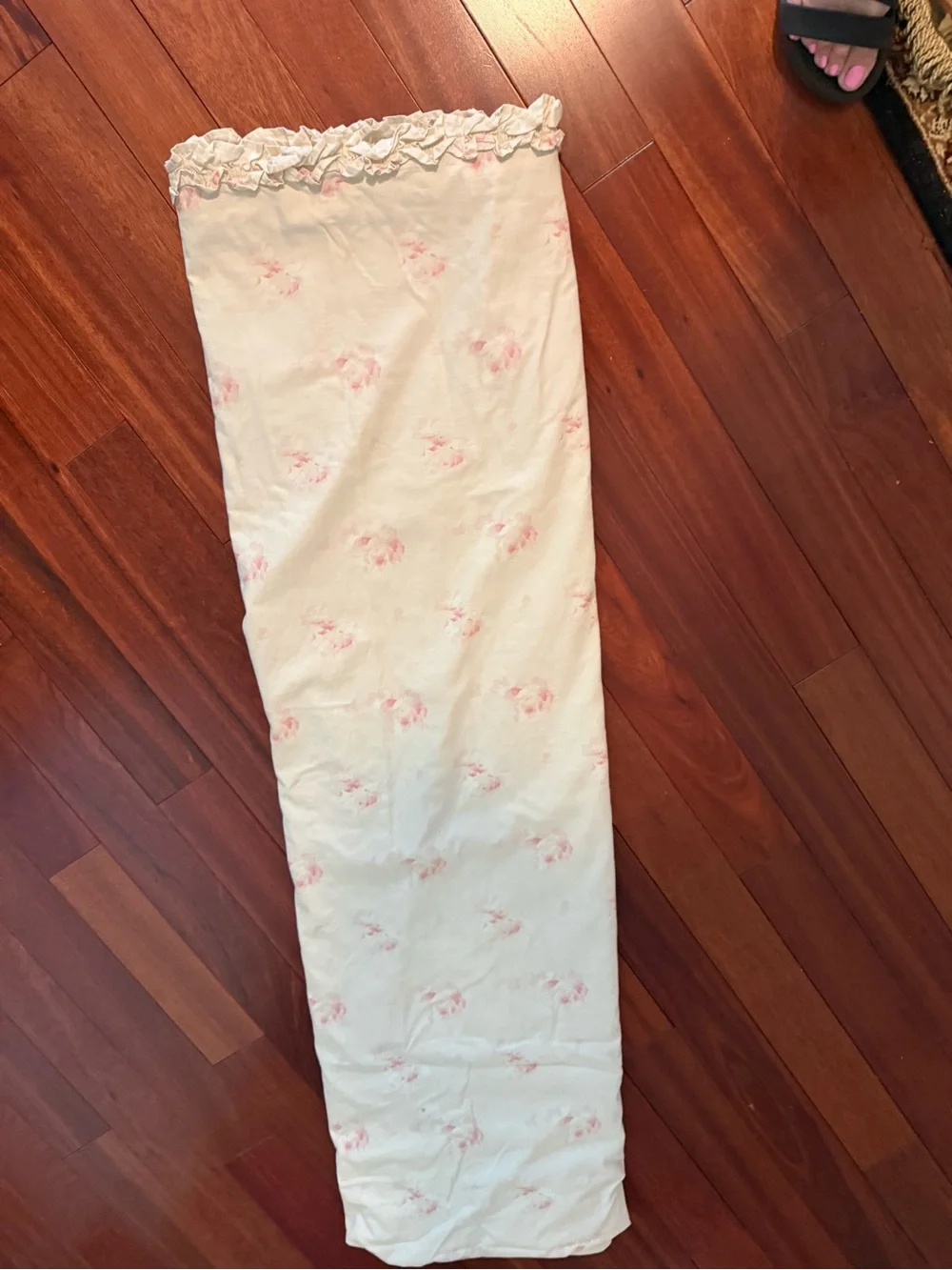 DKNY Queen Flat Sheet 100% Cotton Ruffled Cream W Roses Shabby Boho Chic